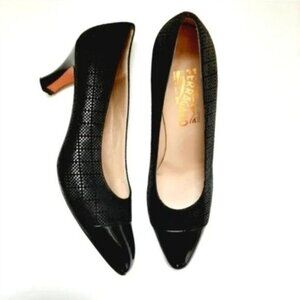 SALVATORE FERRAGAMO Classic Black Heel Pumps Sz 8.5 AA